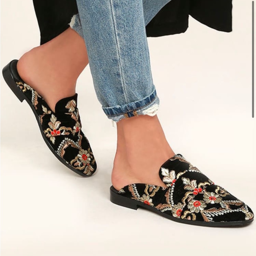 FREE PEOPLE BROCADE AT EASE EMBROIDERED BLACK LOAFER SIZE 8